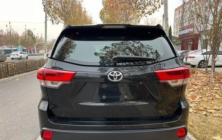 Toyota Highlander III, 2021 год, 3 320 000 рублей, 6 фотография