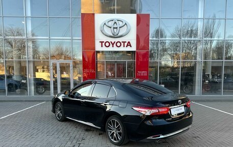 Toyota Camry, 2023 год, 3 990 000 рублей, 10 фотография