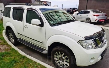 Nissan Pathfinder, 2010 год, 800 000 рублей, 1 фотография