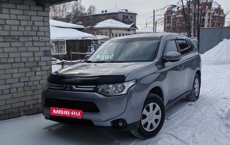 Mitsubishi Outlander III рестайлинг 3, 2012 год, 1 850 000 рублей, 3 фотография