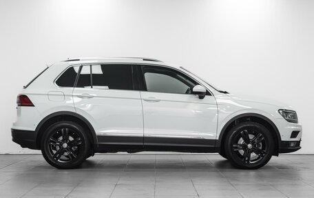 Volkswagen Tiguan II, 2018 год, 2 599 000 рублей, 5 фотография