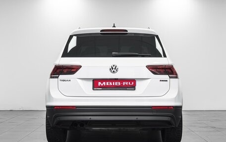 Volkswagen Tiguan II, 2018 год, 2 599 000 рублей, 4 фотография