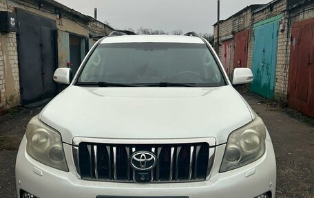 Toyota Land Cruiser Prado 150 рестайлинг 2, 2011 год, 3 000 000 рублей, 1 фотография