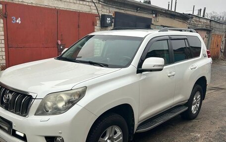 Toyota Land Cruiser Prado 150 рестайлинг 2, 2011 год, 3 000 000 рублей, 4 фотография