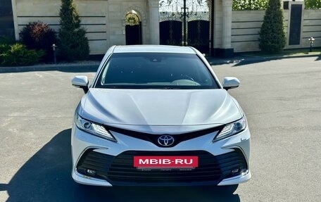 Toyota Camry, 2021 год, 4 550 000 рублей, 2 фотография