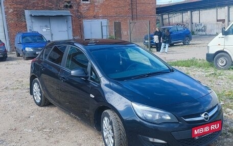 Opel Astra J, 2013 год, 580 000 рублей, 2 фотография