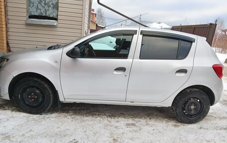 Renault Sandero II рестайлинг, 2015 год, 650 000 рублей, 3 фотография