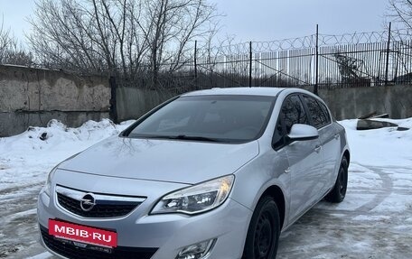 Opel Astra J, 2011 год, 650 000 рублей, 3 фотография