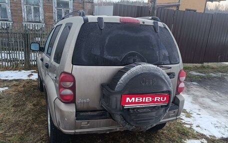 Jeep Liberty (North America) I, 2006 год, 650 000 рублей, 11 фотография