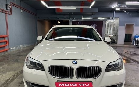 BMW 5 серия, 2011 год, 2 200 000 рублей, 2 фотография