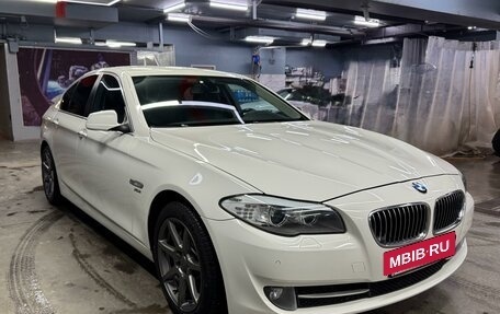 BMW 5 серия, 2011 год, 2 200 000 рублей, 3 фотография