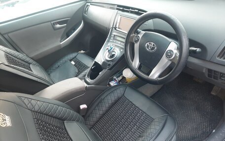 Toyota Prius, 2011 год, 1 110 000 рублей, 4 фотография