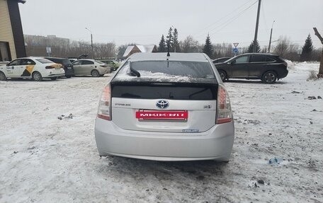 Toyota Prius, 2011 год, 1 110 000 рублей, 2 фотография