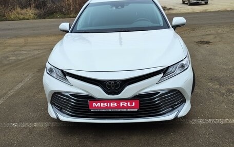 Toyota Camry, 2021 год, 3 600 000 рублей, 1 фотография