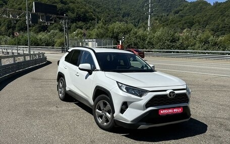 Toyota RAV4, 2020 год, 3 350 000 рублей, 1 фотография