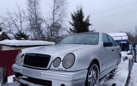 Mercedes-Benz E-Класс, 1999 год, 260 000 рублей, 1 фотография