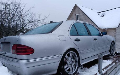 Mercedes-Benz E-Класс, 1999 год, 260 000 рублей, 4 фотография