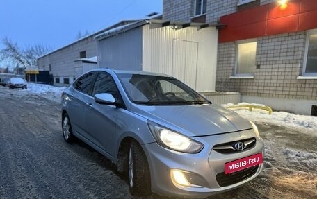 Hyundai Solaris II рестайлинг, 2011 год, 599 000 рублей, 3 фотография