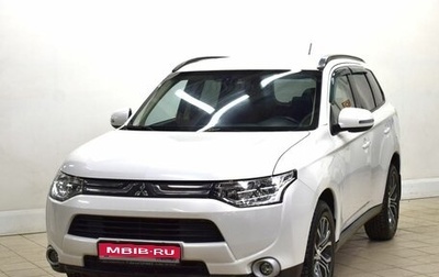 Mitsubishi Outlander III рестайлинг 3, 2013 год, 1 440 000 рублей, 1 фотография