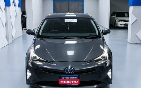 Toyota Prius IV XW50, 2017 год, 1 723 000 рублей, 6 фотография