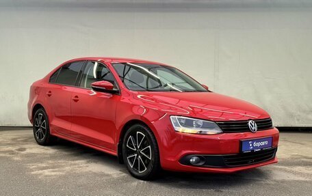 Volkswagen Jetta VI, 2011 год, 950 000 рублей, 2 фотография