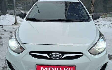 Hyundai Solaris II рестайлинг, 2014 год, 860 000 рублей, 1 фотография