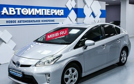 Toyota Prius, 2013 год, 1 388 000 рублей, 2 фотография