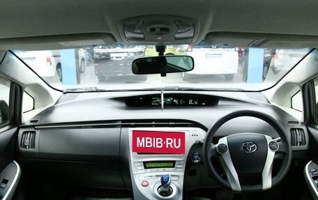 Toyota Prius, 2013 год, 1 388 000 рублей, 15 фотография