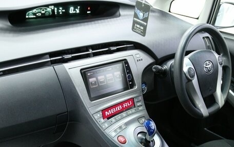 Toyota Prius, 2013 год, 1 388 000 рублей, 16 фотография