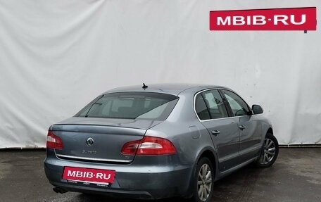 Skoda Superb III рестайлинг, 2010 год, 935 000 рублей, 5 фотография