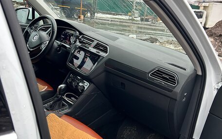 Volkswagen Tiguan II, 2017 год, 3 050 000 рублей, 16 фотография