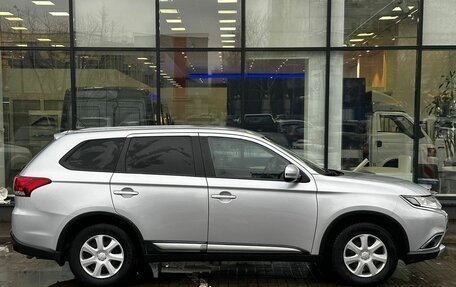 Mitsubishi Outlander III рестайлинг 3, 2016 год, 1 896 000 рублей, 4 фотография