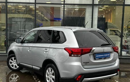 Mitsubishi Outlander III рестайлинг 3, 2016 год, 1 896 000 рублей, 6 фотография