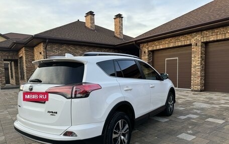 Toyota RAV4, 2017 год, 2 500 000 рублей, 8 фотография