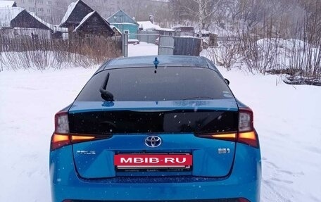 Toyota Prius IV XW50, 2019 год, 2 000 000 рублей, 3 фотография