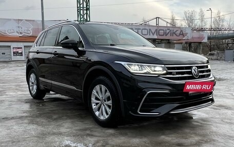 Volkswagen Tiguan II, 2021 год, 3 999 000 рублей, 18 фотография