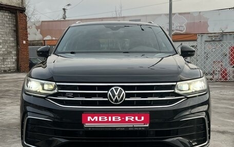 Volkswagen Tiguan II, 2021 год, 3 999 000 рублей, 19 фотография