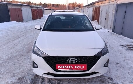 Hyundai Solaris II рестайлинг, 2022 год, 1 800 000 рублей, 22 фотография