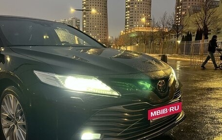 Toyota Camry, 2018 год, 2 590 000 рублей, 9 фотография