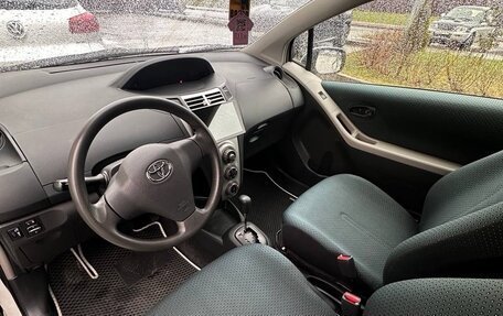 Toyota Yaris III рестайлинг, 2008 год, 890 000 рублей, 13 фотография