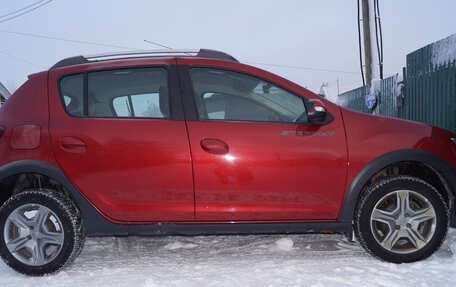 Renault Sandero II рестайлинг, 2021 год, 1 450 000 рублей, 1 фотография