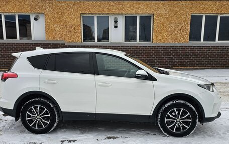 Toyota RAV4, 2019 год, 2 255 000 рублей, 3 фотография