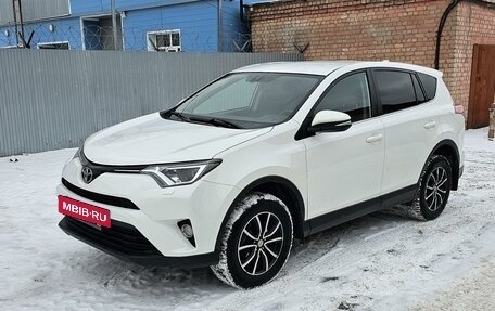 Toyota RAV4, 2019 год, 2 255 000 рублей, 4 фотография