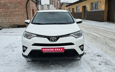 Toyota RAV4, 2019 год, 2 255 000 рублей, 10 фотография