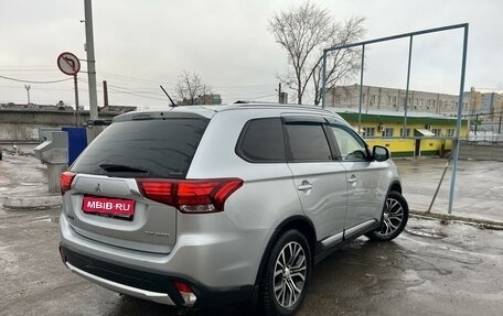 Mitsubishi Outlander III рестайлинг 3, 2016 год, 2 300 000 рублей, 1 фотография