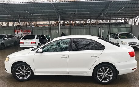 Volkswagen Jetta VI, 2011 год, 815 000 рублей, 2 фотография