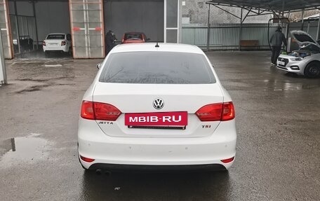 Volkswagen Jetta VI, 2011 год, 815 000 рублей, 4 фотография