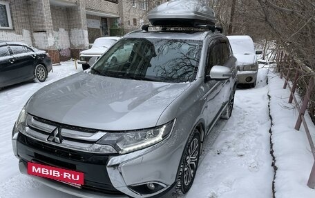 Mitsubishi Outlander III рестайлинг 3, 2016 год, 2 800 000 рублей, 3 фотография