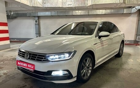 Volkswagen Passat B8 рестайлинг, 2017 год, 2 370 000 рублей, 12 фотография