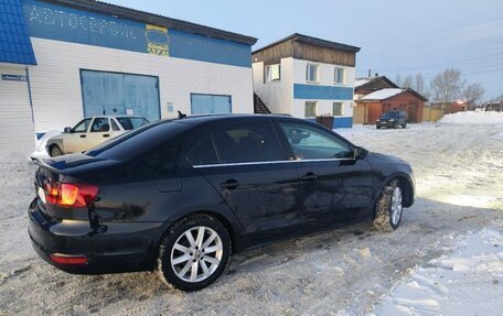 Volkswagen Jetta VI, 2011 год, 1 050 000 рублей, 2 фотография